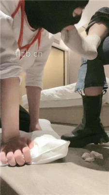 图片[18]_【绝美兔绳艺导师】跪舔脏长靴臭白袜/绳艺技巧踩踏_HD绳艺资源