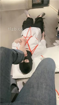 图片[20]_【绝美兔绳艺导师】跪舔脏长靴臭白袜/绳艺技巧踩踏_HD绳艺资源