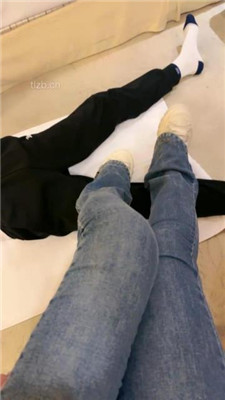 【小琪琪】小白鞋踩狗腿_HD绳艺资源