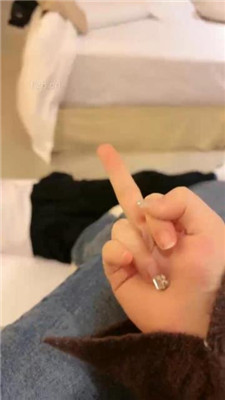 图片[4]_【小琪琪】小白鞋踩狗腿_HD绳艺资源