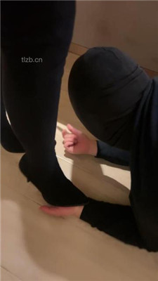 图片[3]_【喵主】长靴高跟踩狗爪/狗链遛狗/舔脏鞋棉袜_HD绳艺资源