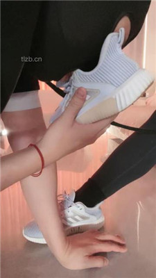 图片[5]_【冷颜】闻香水发骚-重度深喉/舔运动鞋底/赏赐洗脚水口水_HD绳艺资源