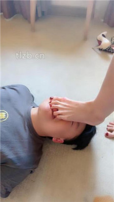 图片[20]_【蕥儿】双S-裸足插嘴舔/踩踏脚耳光/双人骑摇摇马/浓痰_HD绳艺资源