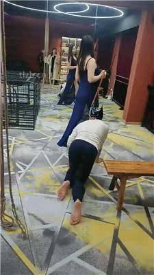 【咩祖】双S-骑马爬行/肉丝脚深喉_HD绳艺资源