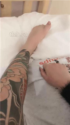 【七七黑心祖宗】掐乳/裸足踩狗_HD绳艺资源