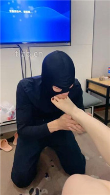 图片[5]_【七七】跪舔脏长靴/藤条训练/嘴洗白袜/吃烟灰_HD绳艺资源