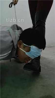 图片[4]_【猫爷】楼梯间遛狗爬行/长靴踩/喂圣水/闻腋下/脚插嘴_HD绳艺资源