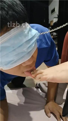 图片[14]_【猫爷】楼梯间遛狗爬行/长靴踩/喂圣水/闻腋下/脚插嘴_HD绳艺资源