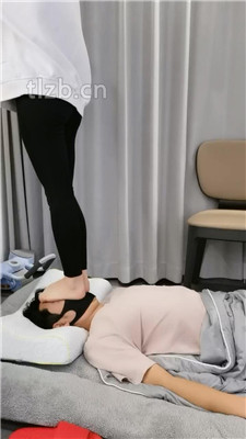 图片[3]_【安安】高跟裸足全体重踩踏_HD绳艺资源