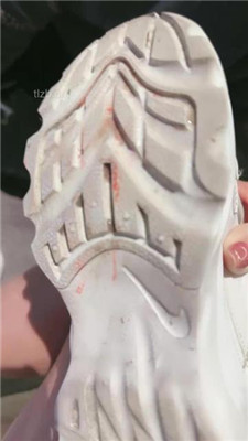 图片[4]_【颜值S】掐乳/跪舔脏运动鞋白袜【完整版】_HD绳艺资源