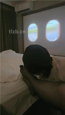 【姬皇】丝袜美腿恋足舔_HD绳艺资源