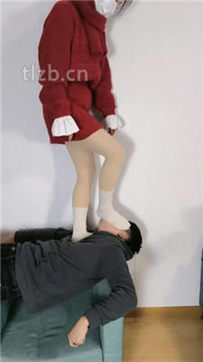 图片[4]_【幽魅】白袜气味控制/踩踏人形桥_HD绳艺资源