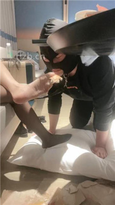 图片[9]_【尤黎】黑丝裸足-脚下踩踏喂食/喂圣水_HD绳艺资源