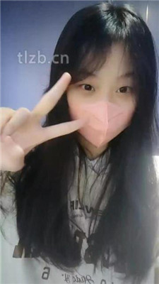 【小琪】KTV-运动鞋踩地毯/脚下舔脏鞋_HD绳艺资源