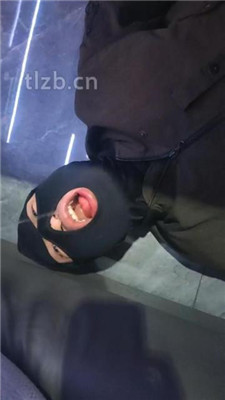 图片[9]_【小琪】KTV-运动鞋踩地毯/脚下舔脏鞋_HD绳艺资源