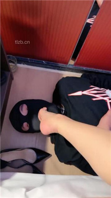 图片[18]_【然然情侣S】高跟踩狗爪/骑马/下跪恋足舔_HD绳艺资源