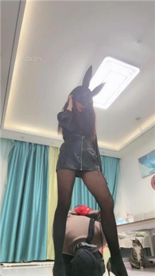 图片[3]_【月影儿】兔女郎S-反绑-碾压踩狗头/数据线训练/美腿夹头/脚喂食_HD绳艺资源