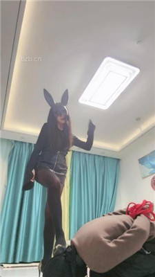 图片[4]_【月影儿】兔女郎S-反绑-碾压踩狗头/数据线训练/美腿夹头/脚喂食_HD绳艺资源