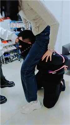 图片[2]_【文文文】多S群调-脏鞋踩踏艺术舔干净【三视角版】_HD绳艺资源