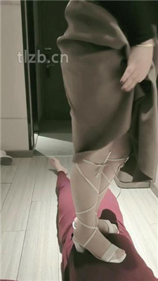 图片[9]_【樊樊】肉丝脚全体重踩踏/闻脏鞋臭袜/骑马骑脖_HD绳艺资源