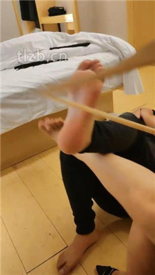 图片[13]_【情侣念主】跪舔平底鞋原味jio/灌圣水/衣架抽_HD绳艺资源