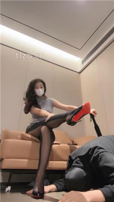 【禾未】模特S-黑丝高跟美腿踩虐/人体鞋架_HD绳艺资源