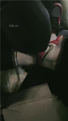 【芷镜小主】车内让奴甜脏鞋臭脚_HD绳艺资源