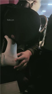 图片[2]_【芷镜小主】车内让奴甜脏鞋臭脚_HD绳艺资源