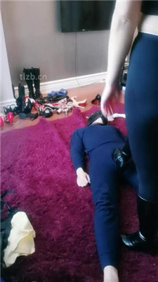 图片[12]_【盈盈】跪舔脏长靴臭棉袜/踩踏_HD绳艺资源