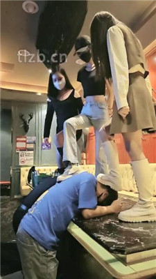 【美娜格格】圈内聚会多S多奴群调群虐【四视角版】_HD绳艺资源