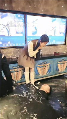 图片[10]_【美娜格格】圈内聚会多S多奴群调群虐【四视角版】_HD绳艺资源