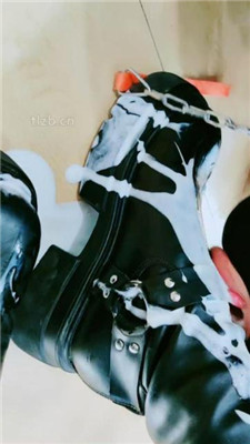 图片[6]_【酒精泡芙】桌底视角-长靴踩地毯/舔酸奶脏靴子/骑马_HD绳艺资源