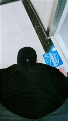 图片[9]_【酒精泡芙】桌底视角-长靴踩地毯/舔酸奶脏靴子/骑马_HD绳艺资源