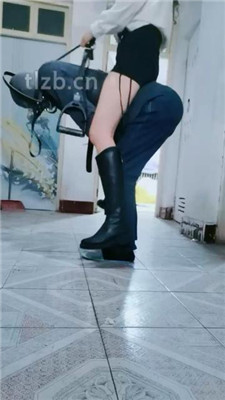 图片[3]_【软糖】骑马爬行/高跟长靴全体重踩踏【完整版】_HD绳艺资源