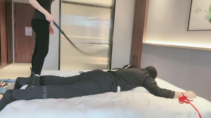 【芷镜小主】把狗绑在床上重度训练_HD绳艺资源