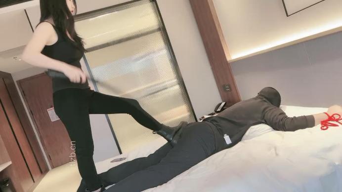 图片[3]_【芷镜小主】把狗绑在床上重度训练_HD绳艺资源