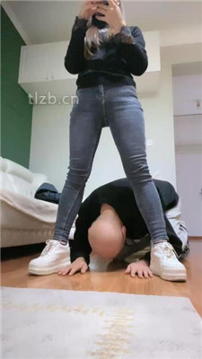 【魅儿】舔脏鞋底棉袜/裸足插嘴/磕头求圣水_HD绳艺资源