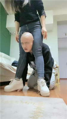 图片[8]_【魅儿】舔脏鞋底棉袜/裸足插嘴/磕头求圣水_HD绳艺资源