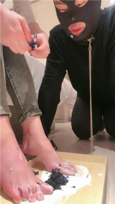 图片[12]_【沐阳大小姐】胯下辱/舔脏长靴原味船袜/骑马踩踏/脚喂食_HD绳艺资源