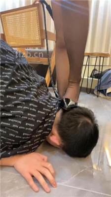 图片[8]_【尤黎】骑马胯下辱/高跟黑丝碾压踩/脏鞋清理器_HD绳艺资源