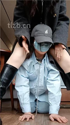 图片[11]_【爱可呀】学姐室友当母畜-舔靴底/吃闻臭袜/胯下坐垫羞辱_HD绳艺资源