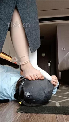 图片[16]_【爱可呀】学姐室友当母畜-舔靴底/吃闻臭袜/胯下坐垫羞辱_HD绳艺资源