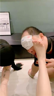 图片[10]_【小软】虐双奴-高跟踩狗爪/狗链拴狗/转胯踩踏_HD绳艺资源