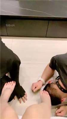 图片[12]_【小软】虐双奴-高跟踩狗爪/狗链拴狗/转胯踩踏_HD绳艺资源