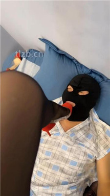 图片[4]_【麻辣女教官】高跟黑丝脚踩地毯狗_HD绳艺资源