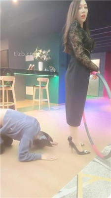 图片[13]_【咩祖】跪舔高跟脏鞋/碾压踩狗头/舔鞋底口水/赏赐圣水_HD绳艺资源