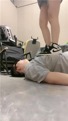 图片[13]_【云斯情侣】跪舔脏长靴/闻白袜/清理裸足_HD绳艺资源