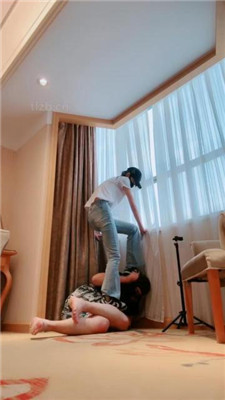 图片[8]_【美娜格格】超高难度挑战-运动后脏鞋原味白袜虐打_HD绳艺资源