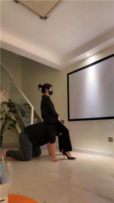 图片[16]_【辣姐】白领S高跟踩虐老板狗/狗盆喂狗粮/舔脚趾_HD绳艺资源