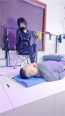 图片[2]_【诗琪】皮衣女神调-踩踏/抽耳光/磕头_HD绳艺资源